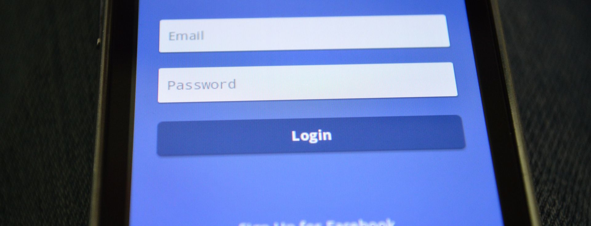 Plus de 400 applis volaient des identifiants Facebook